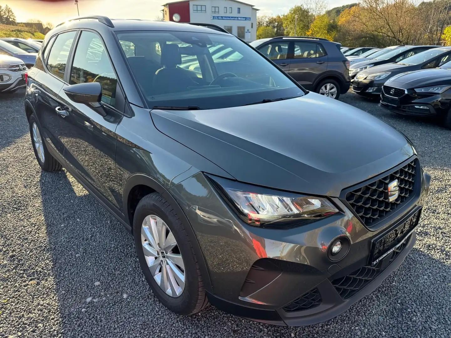 SEAT Arona 1.0 TSI *DSG*STYLE*PDCHI*DAB*TEMPOMAT*FRON Grau - 1