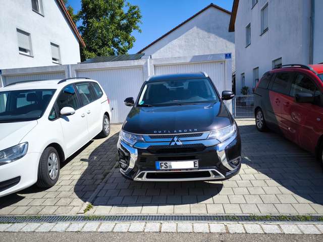 Imagine Mitsubishi Outlander Outlander 2.4 4WD Plug-In Hybrid Basis+Spirit pack
