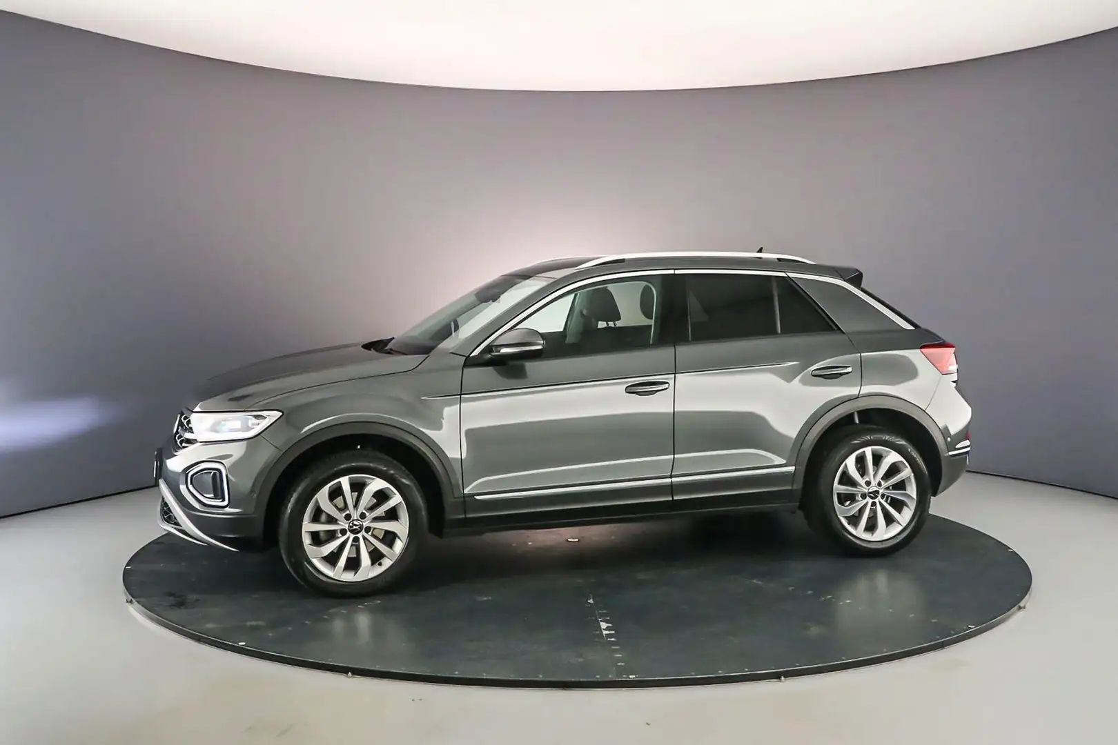 Volkswagen T-Roc Style 1.5 TSI 150pk DSG Automaat Adaptive cruise c Grigio - 2