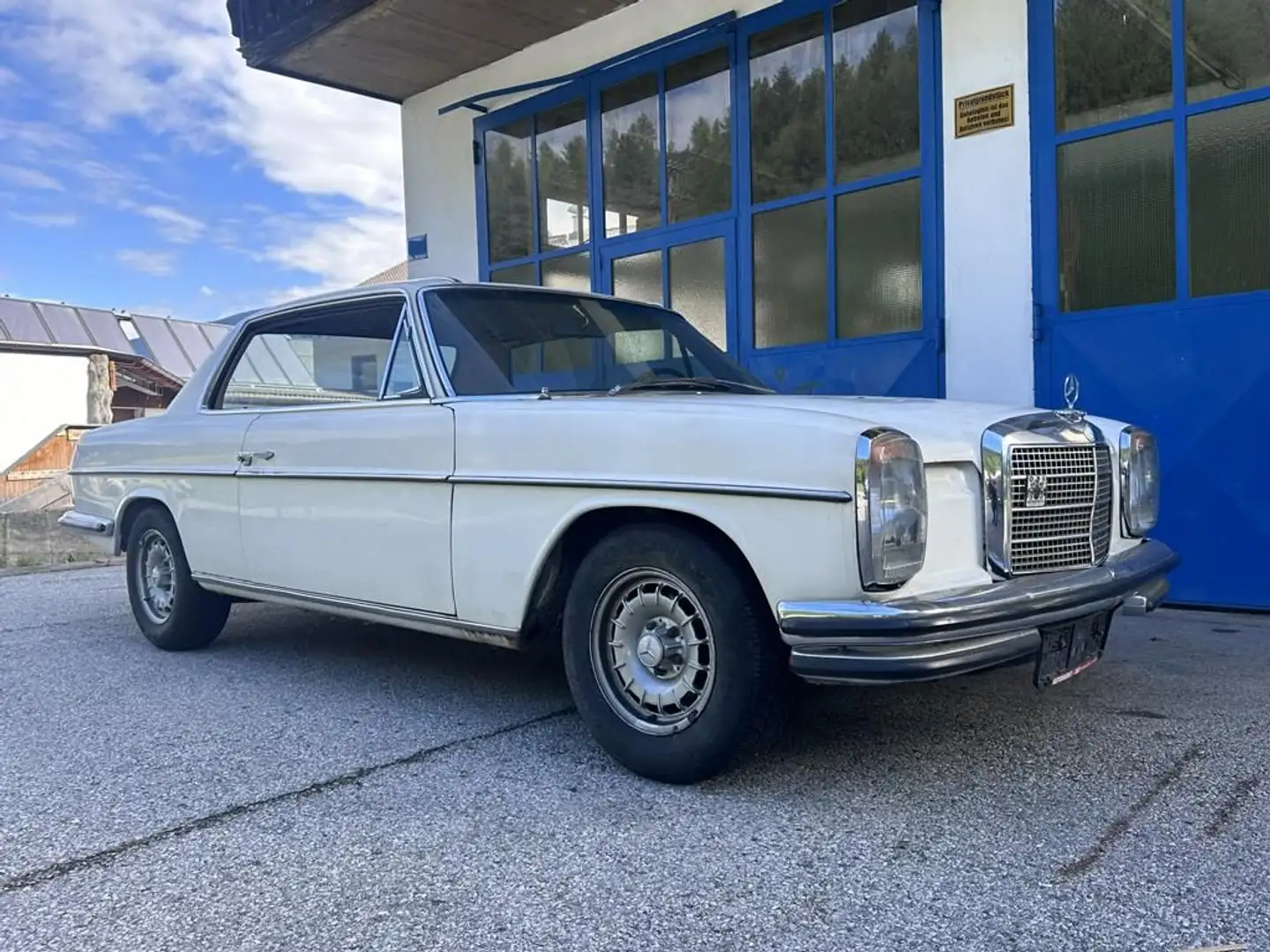 Mercedes-Benz 250 CE Strich 8 Coupe /8 W114 Lenkradautom. 1.Serie Weiß - 1