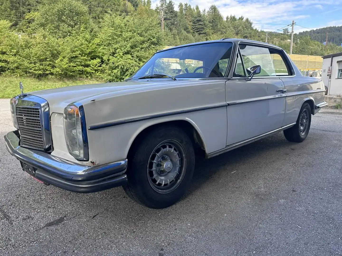 Mercedes-Benz 250 CE Strich 8 Coupe /8 W114 Lenkradautom. 1.Serie Weiß - 2