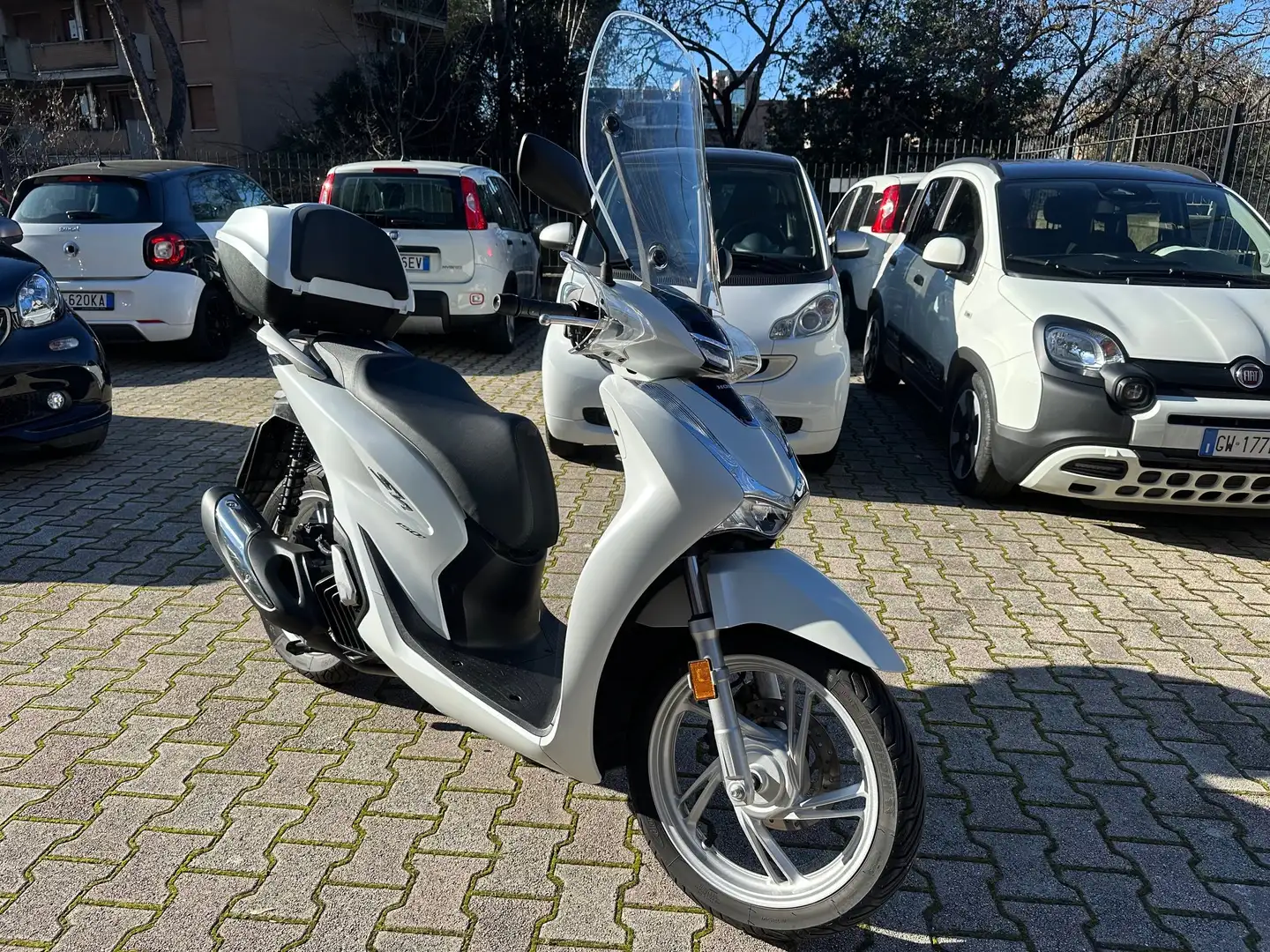 Honda SH 150 04/23 KM.7592 ANTIFURTO Blanco - 1