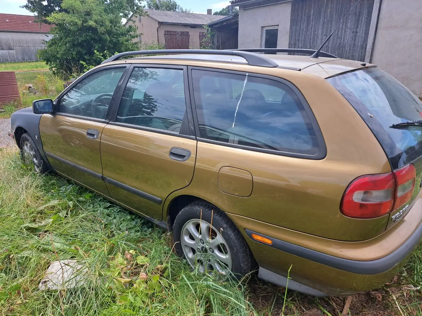 Volvo V40 V40 1.8 Auriu - 1