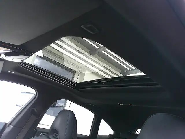 BMW M4 Gran Coupe 40i xDrive Ansicht 30