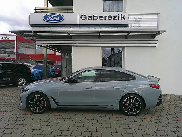 BMW M4 Gran Coupe 40i xDrive Ansicht 2