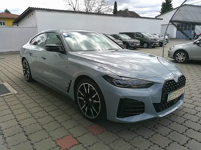 BMW M4 Gran Coupe 40i xDrive Ansicht 10