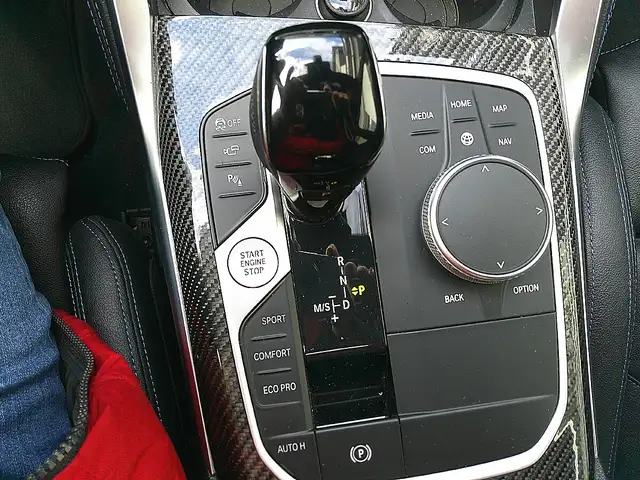 BMW M4 Gran Coupe 40i xDrive Ansicht 19