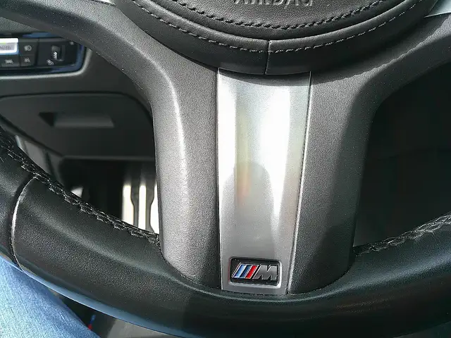 BMW M4 Gran Coupe 40i xDrive Ansicht 39