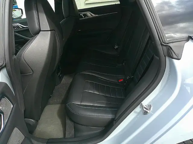 BMW M4 Gran Coupe 40i xDrive Ansicht 36