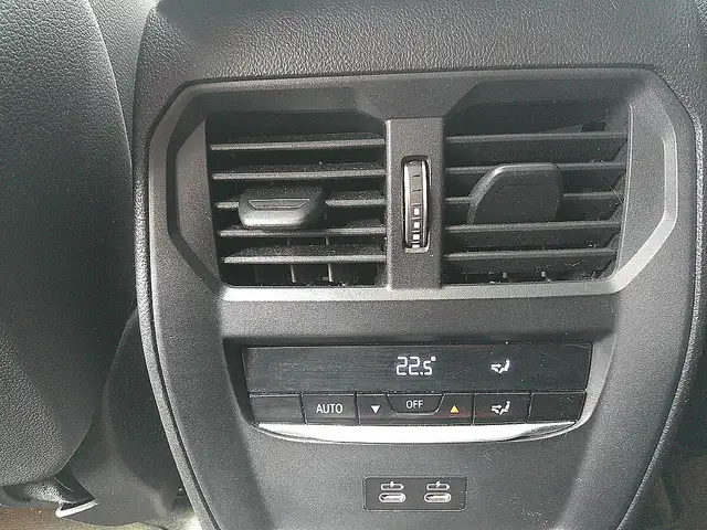 BMW M4 Gran Coupe 40i xDrive Ansicht 37