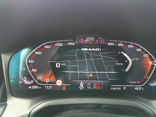 BMW M4 Gran Coupe 40i xDrive Ansicht 16