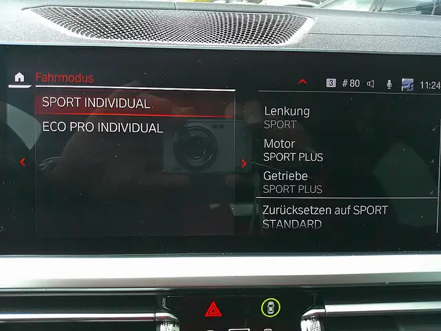 BMW M4 Gran Coupe 40i xDrive Ansicht 26