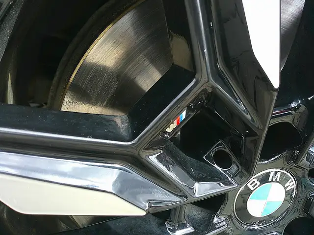 BMW M4 Gran Coupe 40i xDrive Ansicht 13