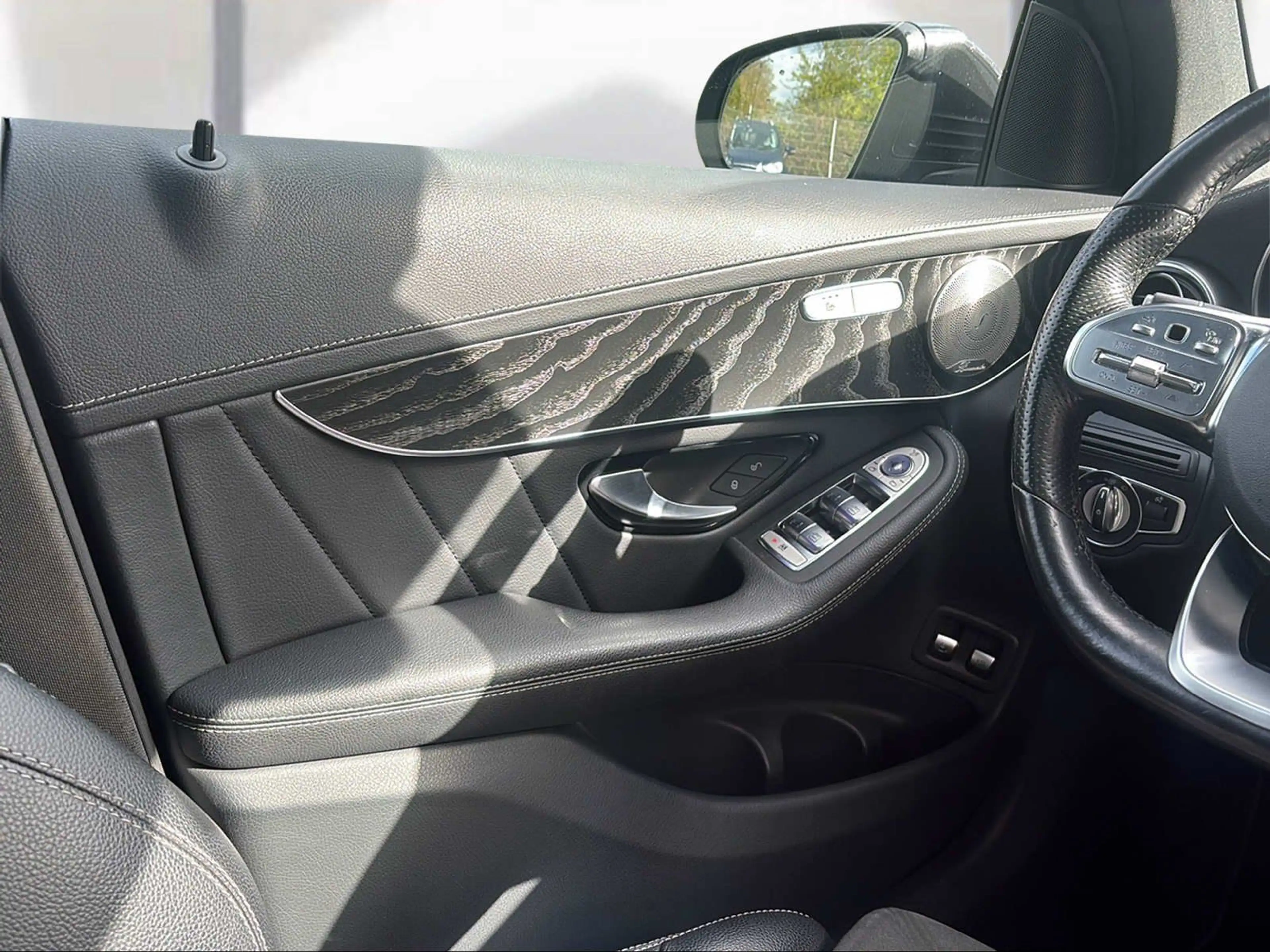Mercedes-Benz GLC 300 e 4M Coupé AMG DSC MULTIBEAM BURMESTER — photo 12