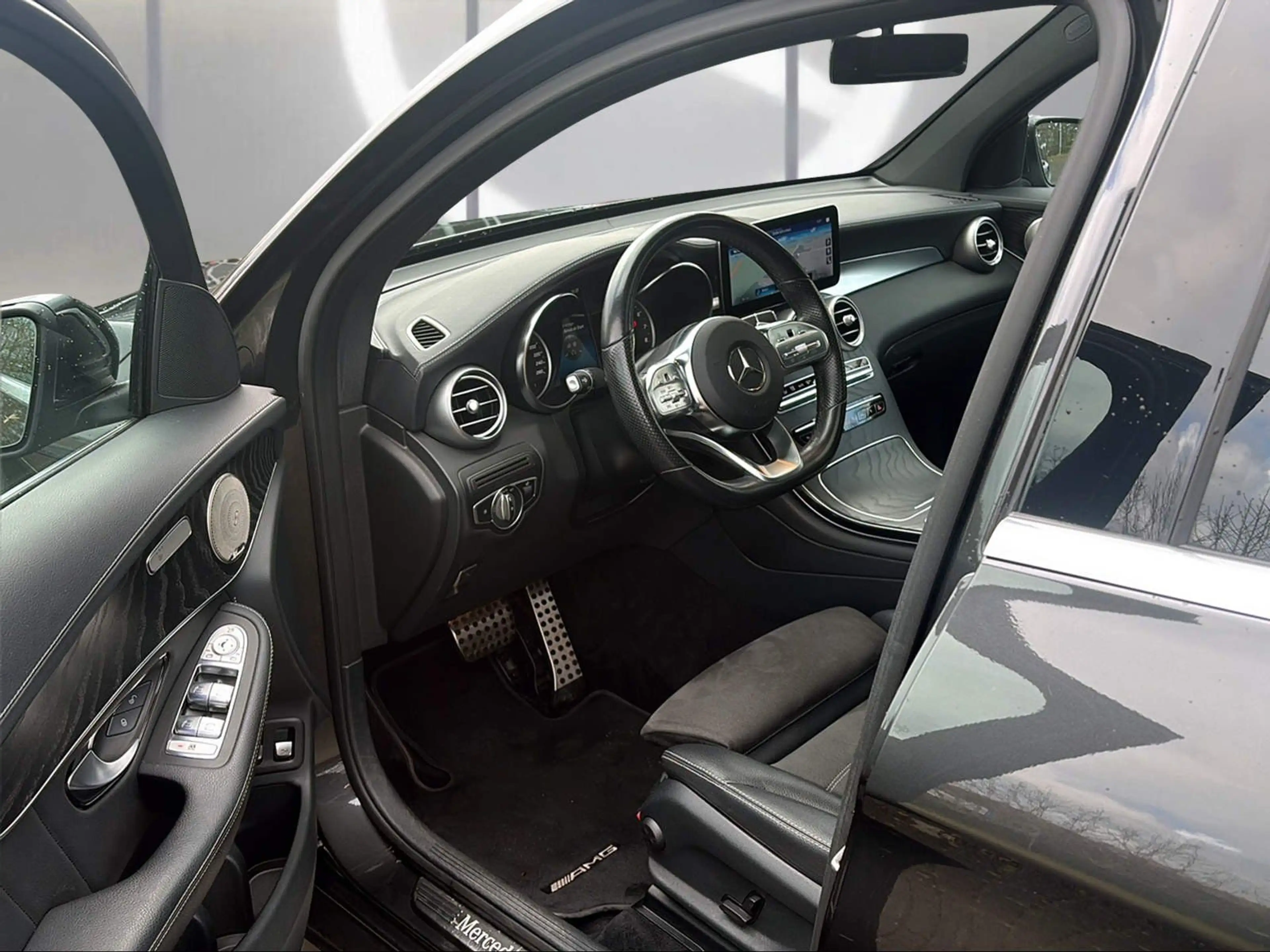 Mercedes-Benz GLC 300 e 4M Coupé AMG DSC MULTIBEAM BURMESTER — photo 13