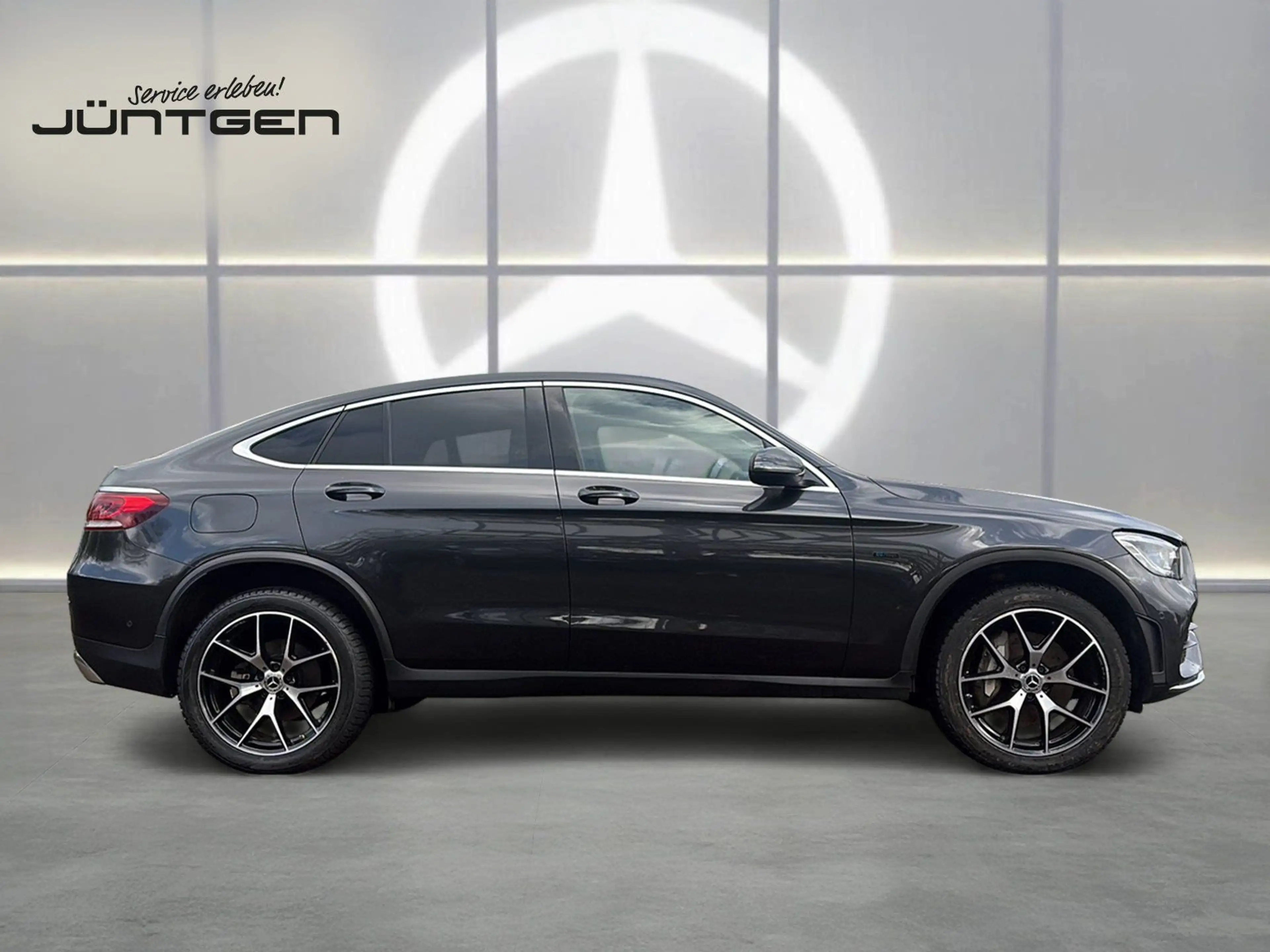 Mercedes-Benz GLC 300 e 4M Coupé AMG DSC MULTIBEAM BURMESTER — photo 11