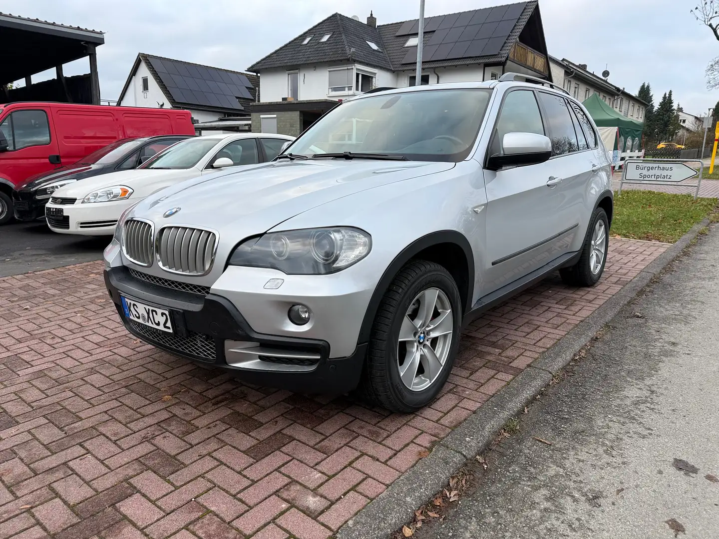 BMW X5 3.0d xDrive Top gepflegt Panoramadach Navi AHK Silber - 1