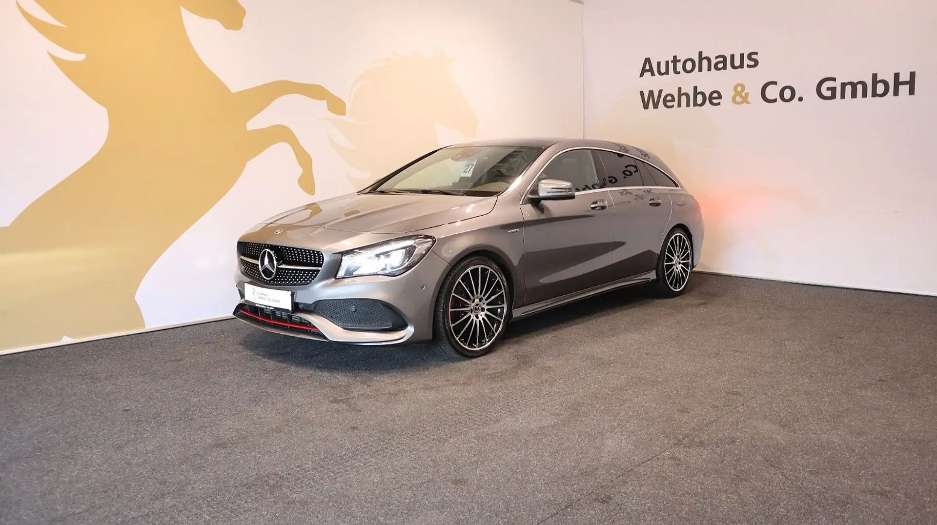 Mercedes-Benz CLA 250 CLA 250 AMG 4Matic Pano H&K Spur TotW Kamera LED Gris - 1
