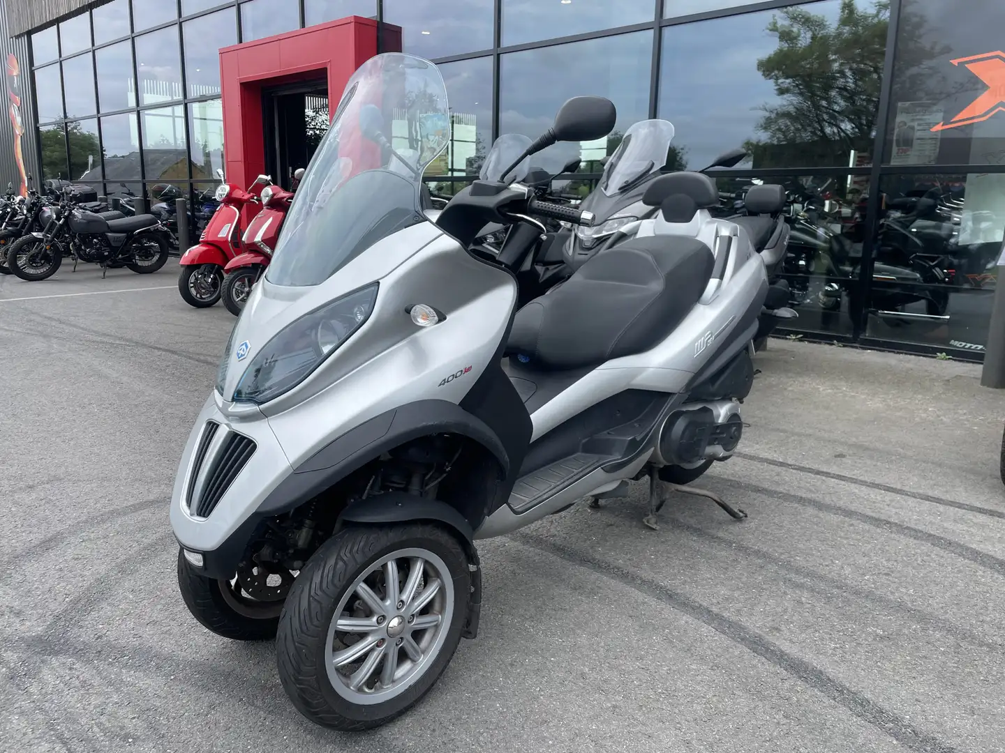 Piaggio MP3 400 Grau - 2