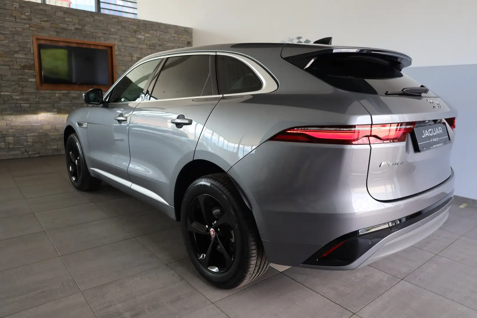 Jaguar F-Pace D200 R-Dynamic S AWD Grau - 2