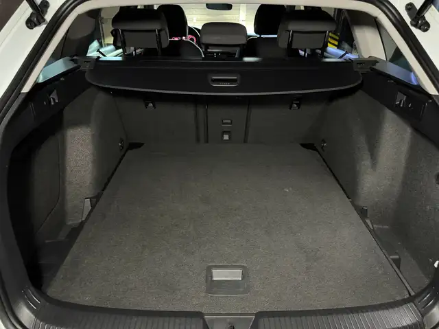 Volkswagen Golf view 23