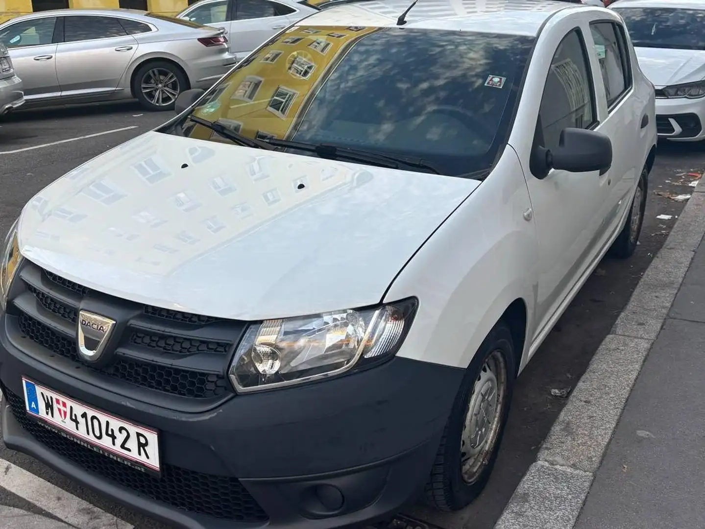 Dacia Sandero Sandero 1,2 16V 75 Weiß - 1