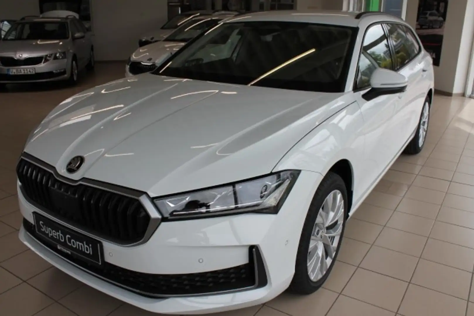 Skoda Superb Combi SELECTION 2.0 TDI DSG (110kW/150PS) Klima Weiß - 2