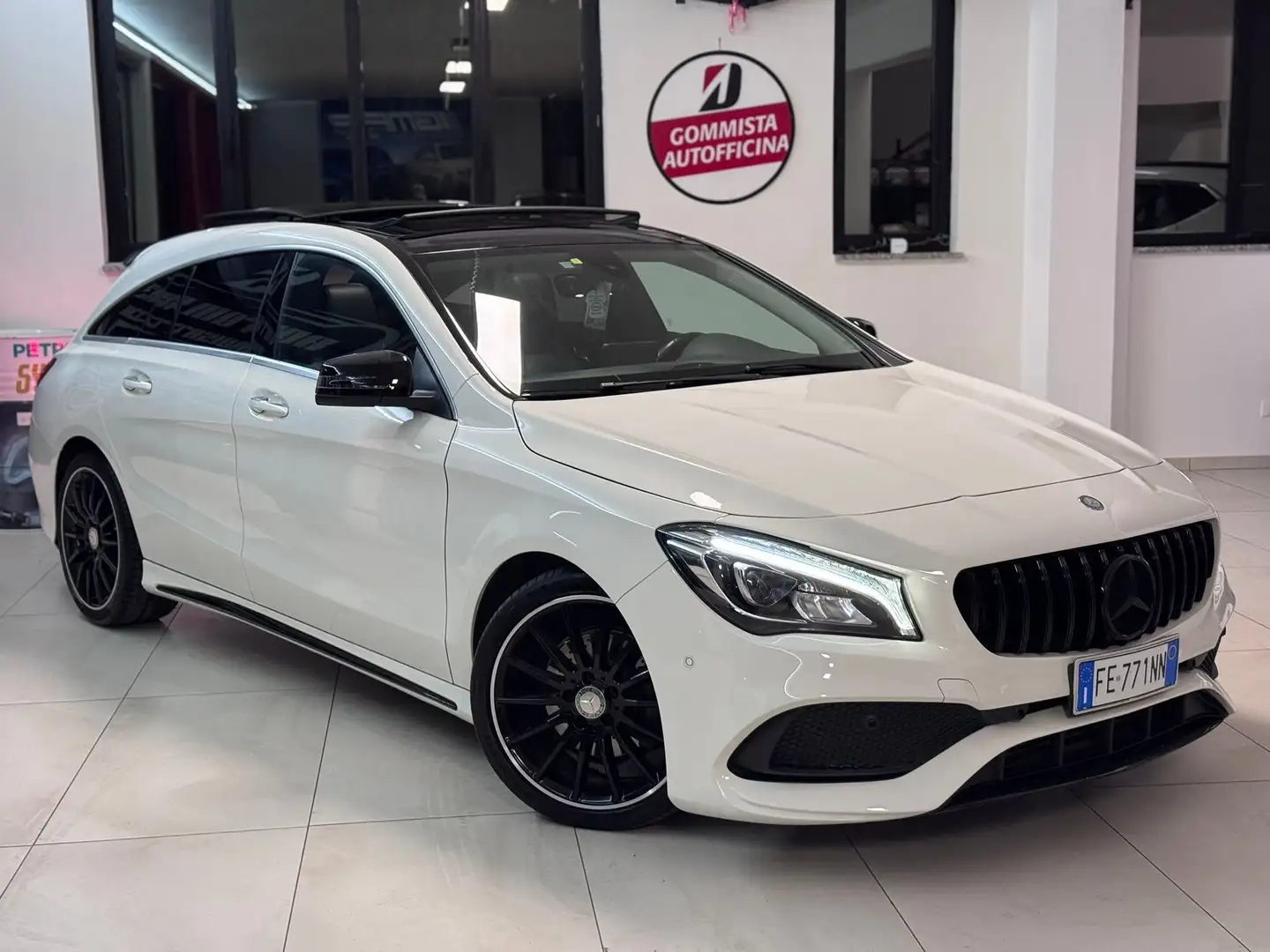 Mercedes-Benz CLA 200 CLA Shooting Brake Shooting Brake d Premium auto Bianco - 1