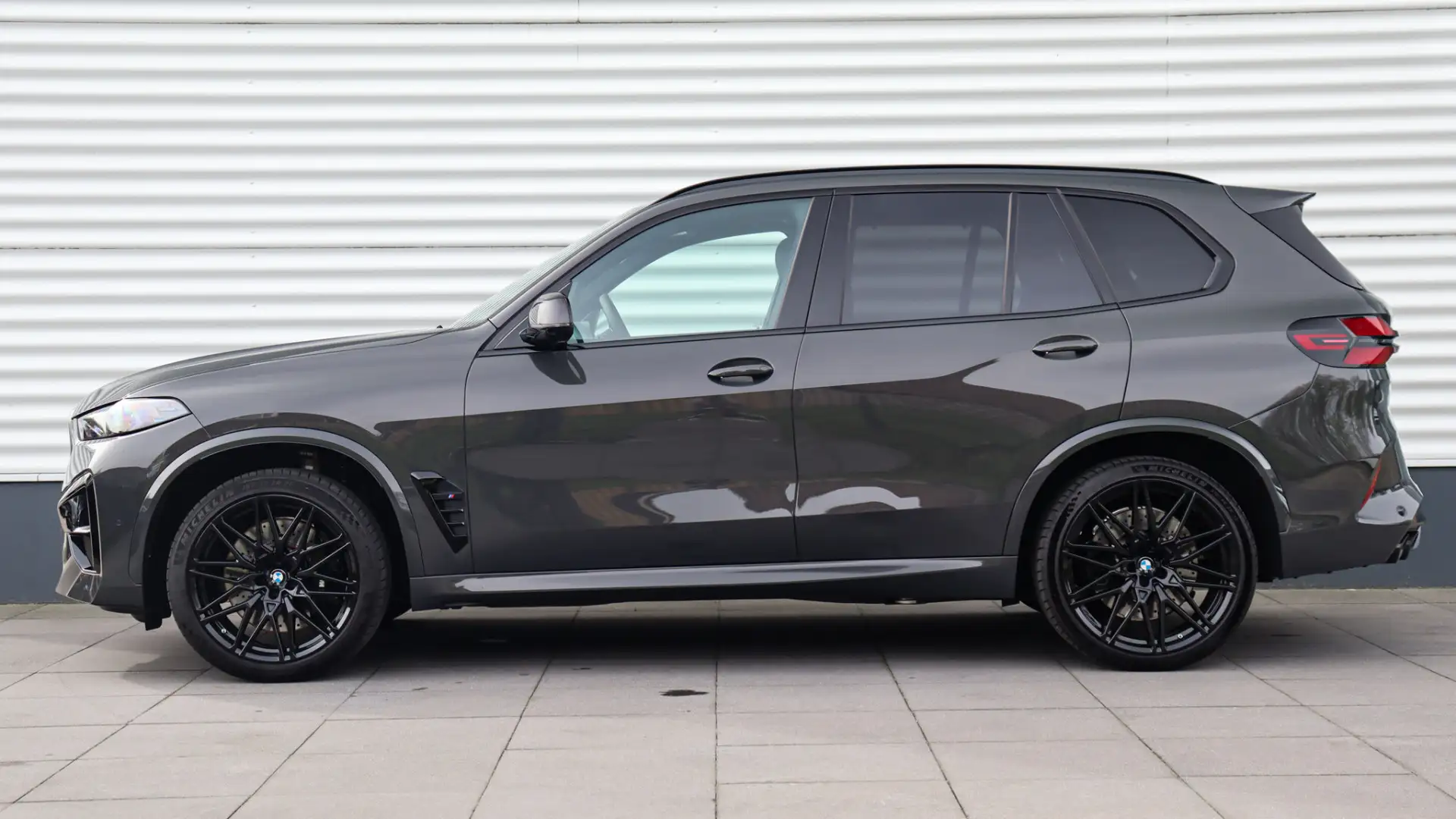 BMW X5 M Competition | Facelift | M Drivers Package | Bower Grijs - 2