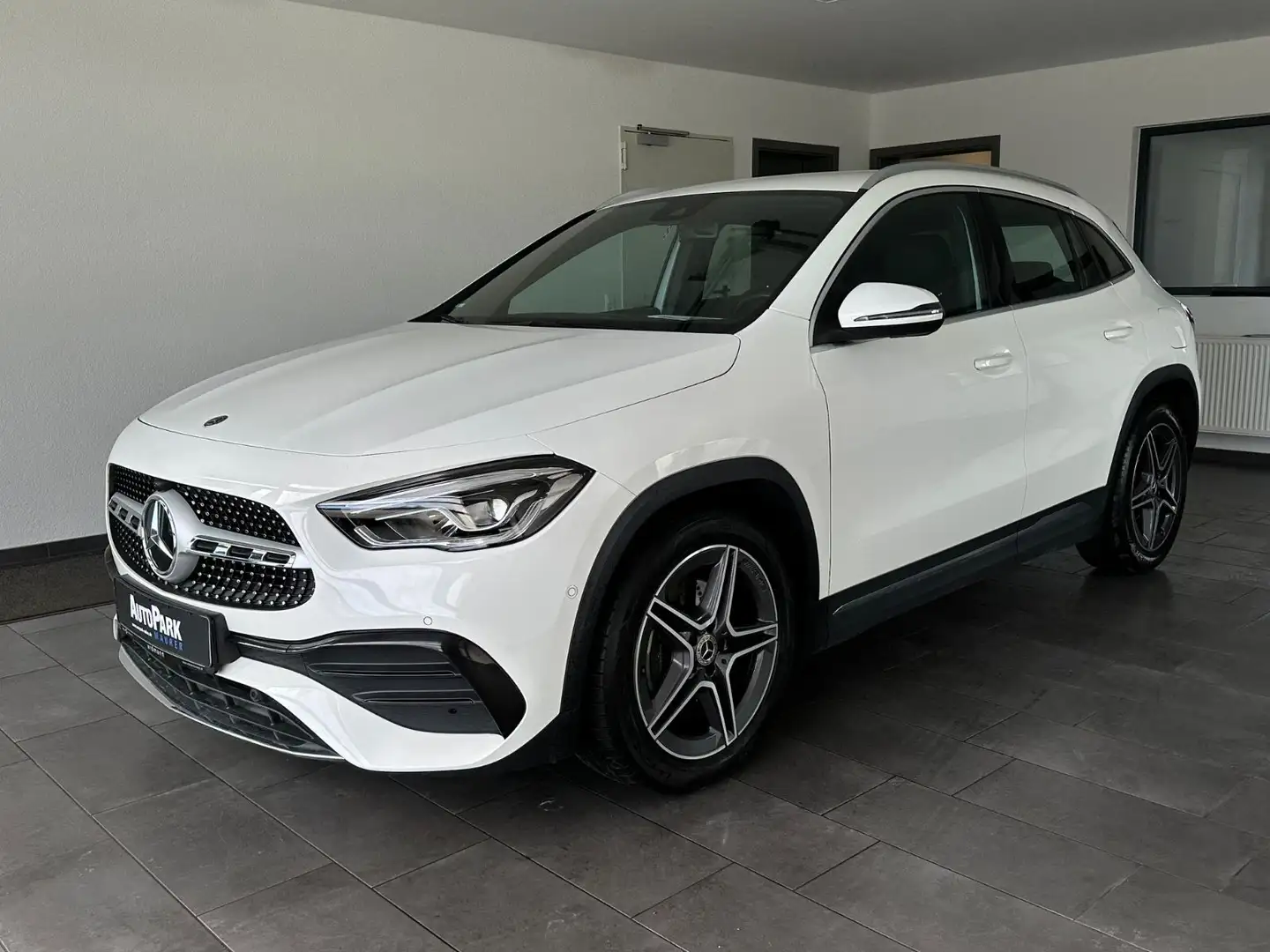 Mercedes-Benz GLA 200 d AMG-Line*LED*Kamera*Navi*Fernlichtassi Weiß - 1