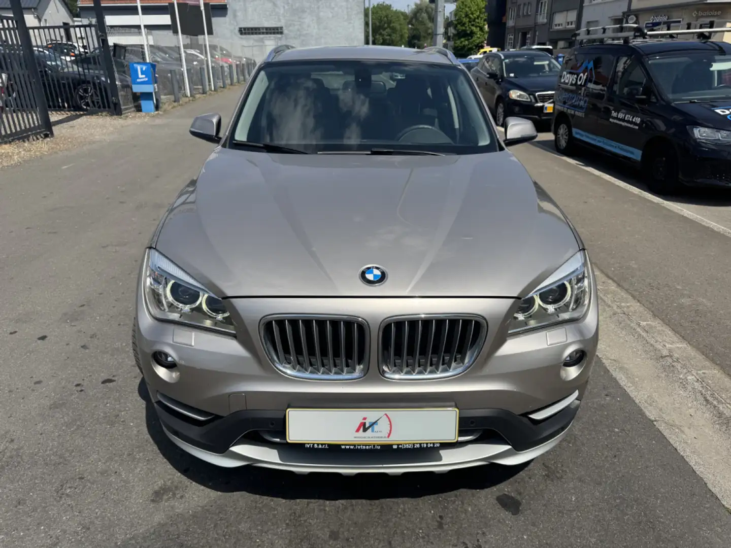 BMW X1 18dA Xdrive 143 X-LINE Gris - 2