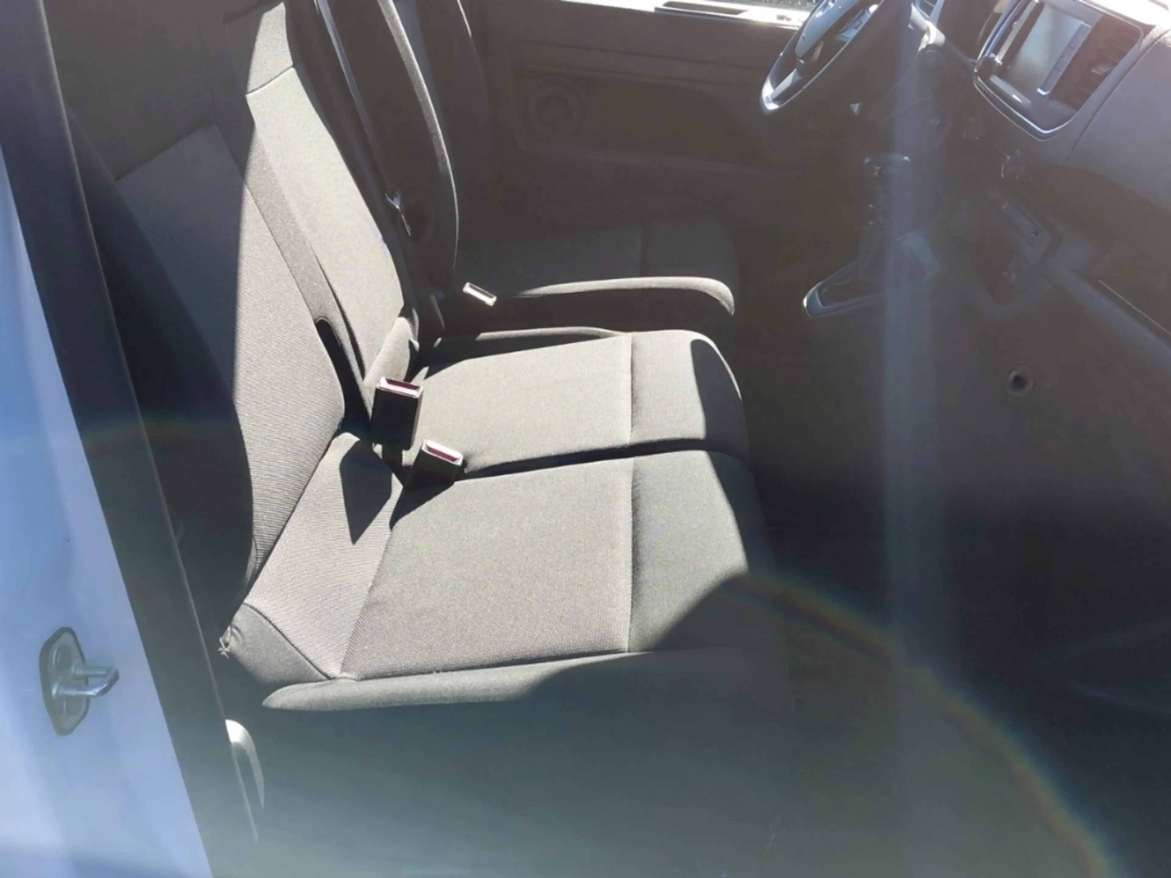Opel Vivaro Cargo L2H1 3-Sitzer + AppleCar + PDCv+h + Holzauss — photo 12