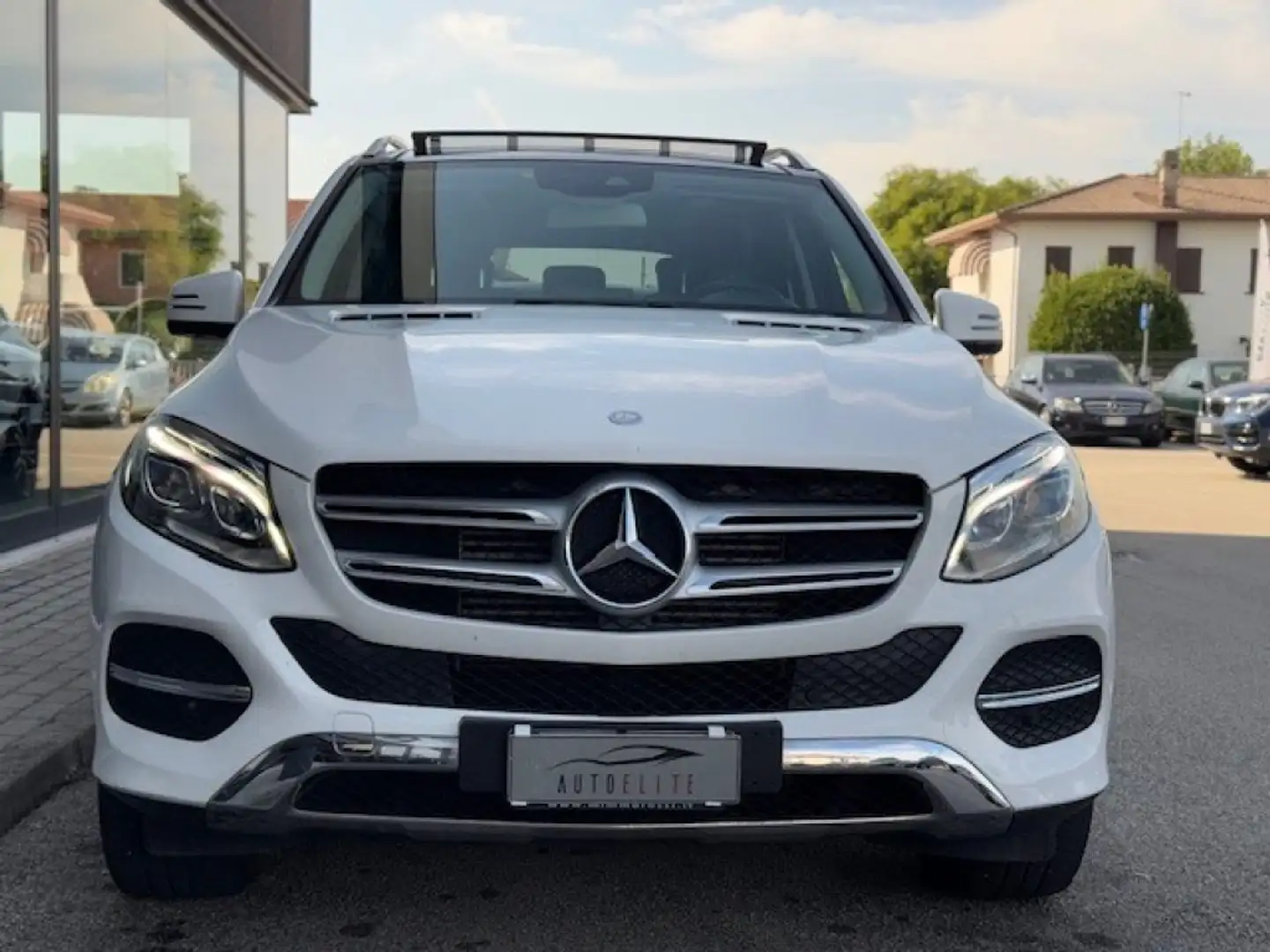 Mercedes-Benz GLE 250 d 4Matic 204CV/TETTO PANORAMICO/SPORT Bianco - 2