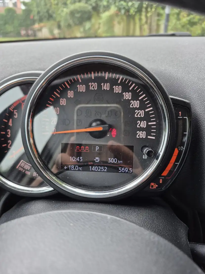 MINI Countryman D ALL-4 Bílá - 2