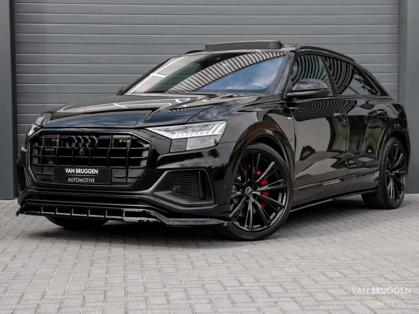 Audi Q8 60 TFSI E Quattro S-Line Pano RS-Stoelen Trekhaak Zwart - 1