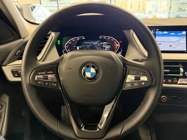 BMW 1 Series view 14