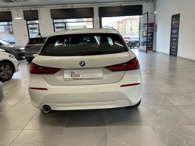 BMW 1 Series view 6