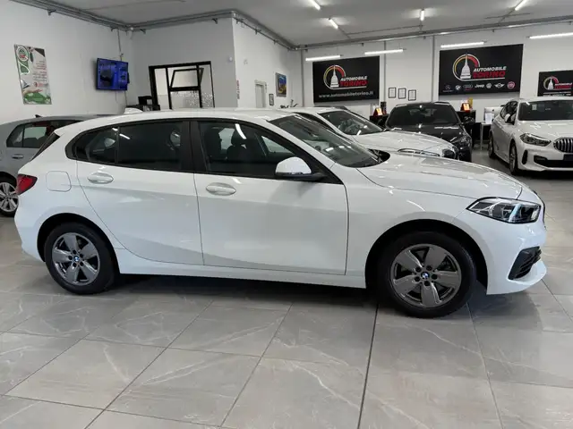 BMW 1 Series view 4