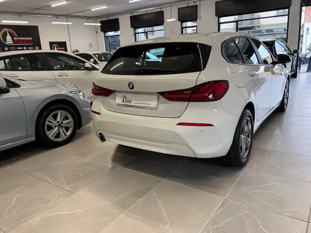 BMW 1 Series view 5