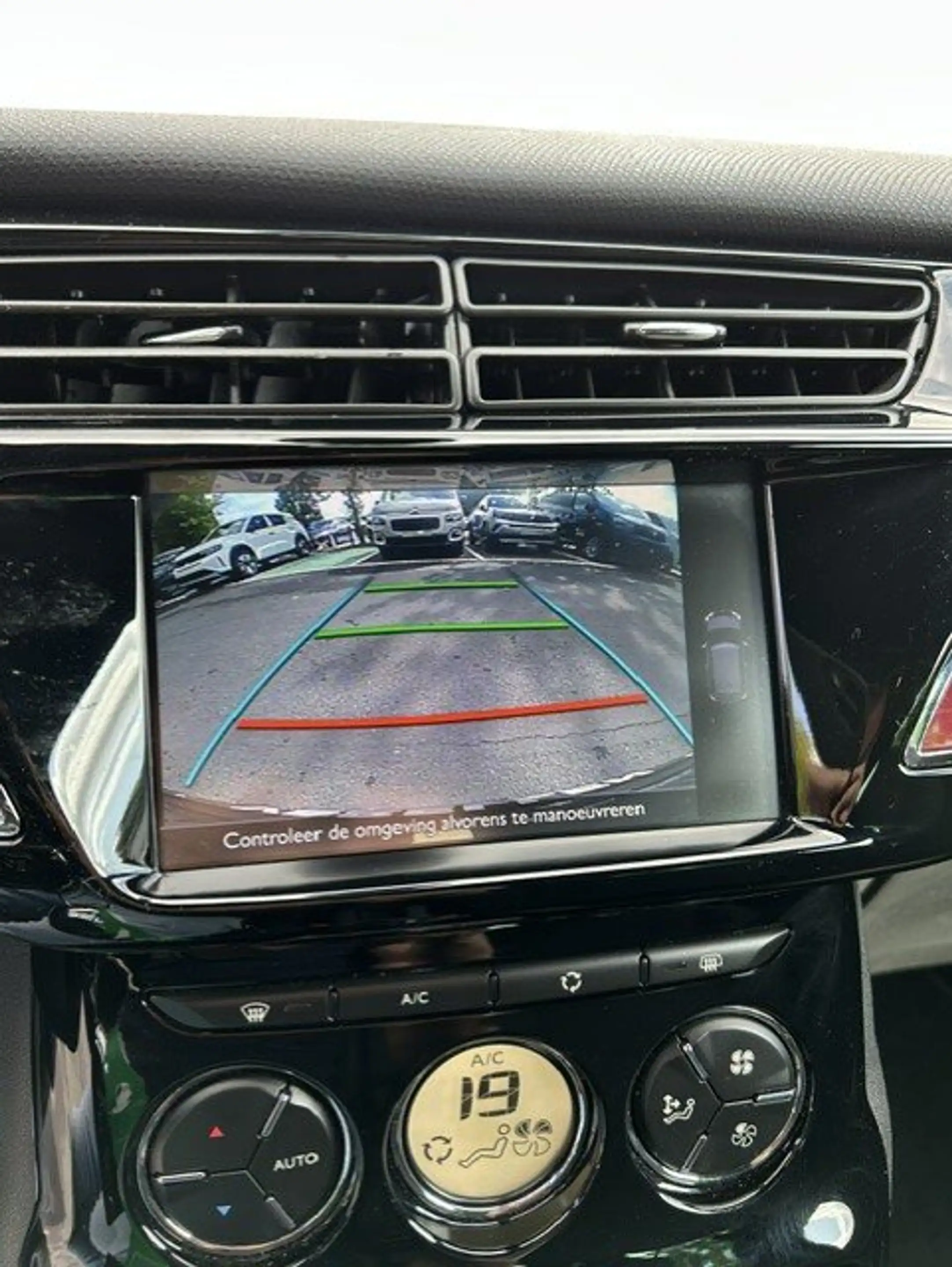 DS Automobiles DS 3 1.2i PureTech So Chic — photo 15