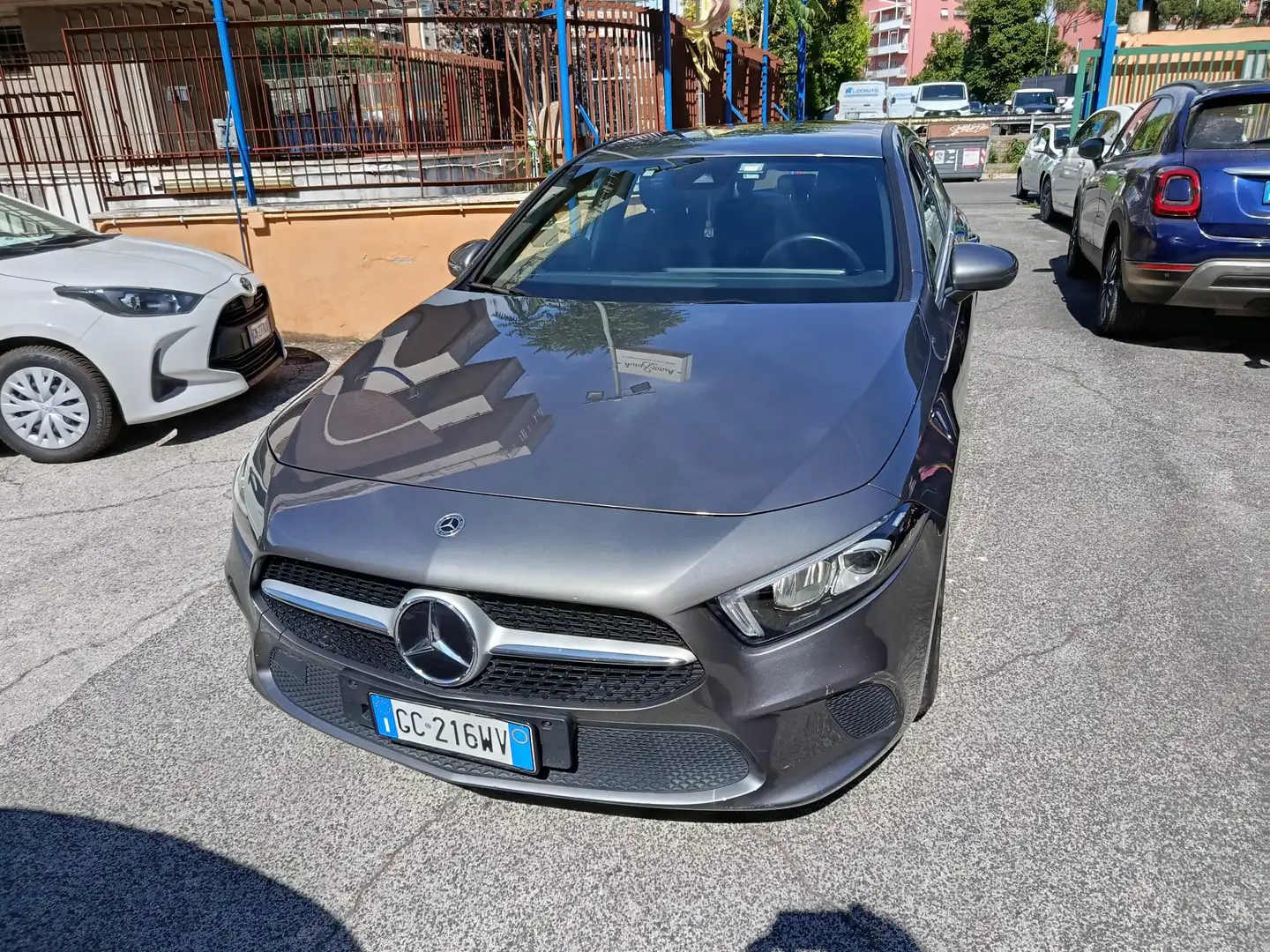 Mercedes-Benz A 180 A 180 Sport auto Grigio - 2