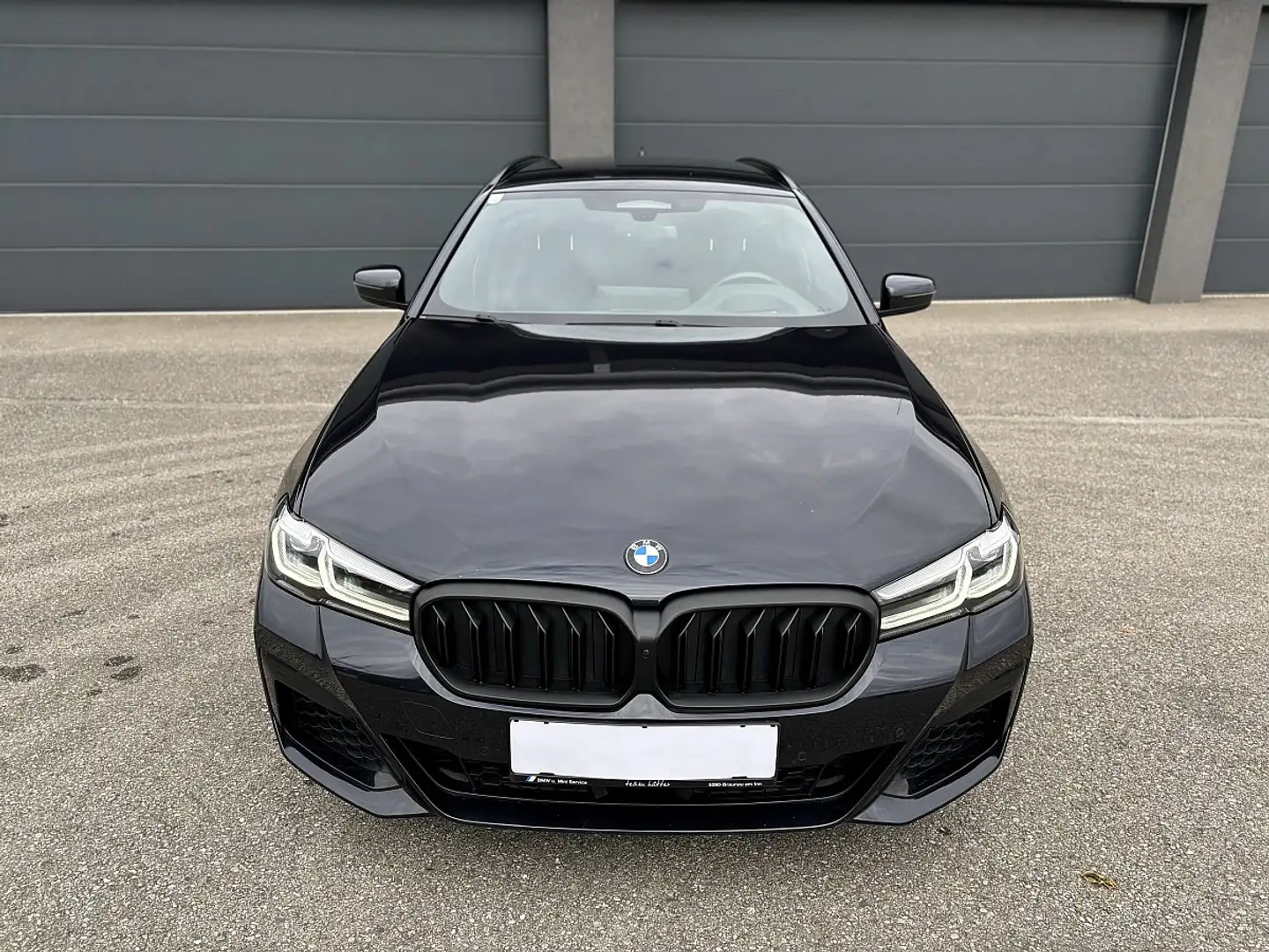 BMW 520 d xDrive Touring Aut. M Sport, HuD, ACC, AHK, M... Schwarz - 2