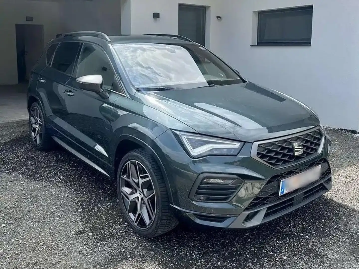 SEAT Ateca SEAT Ateca FR 2.0 TSI DSG 4Drive Grau - 1