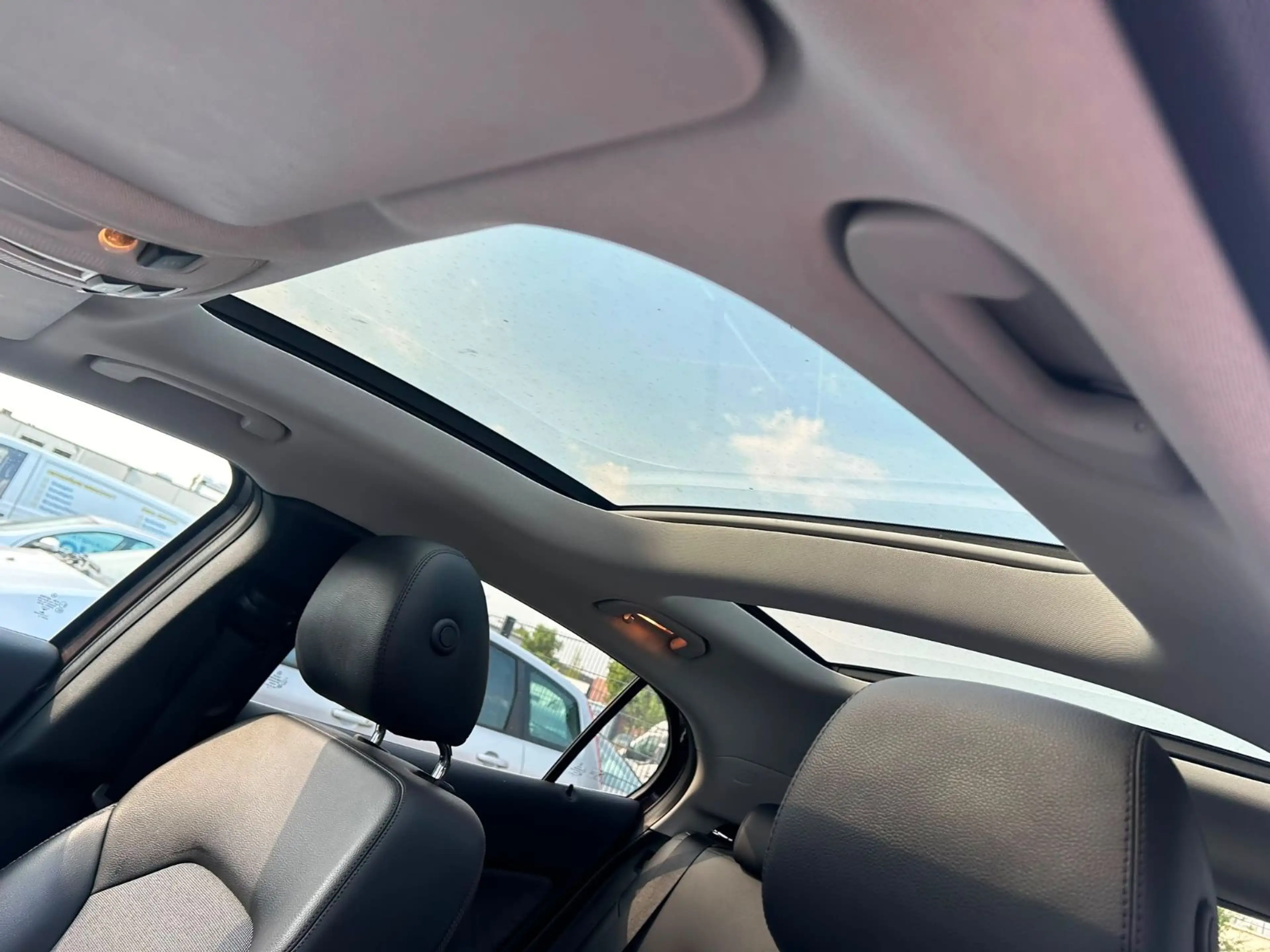 Mercedes-Benz GLA 200 GLA GLA 200*PANORAMA*NAVI*TÜV NEU*SERVICE NEU* — photo 12