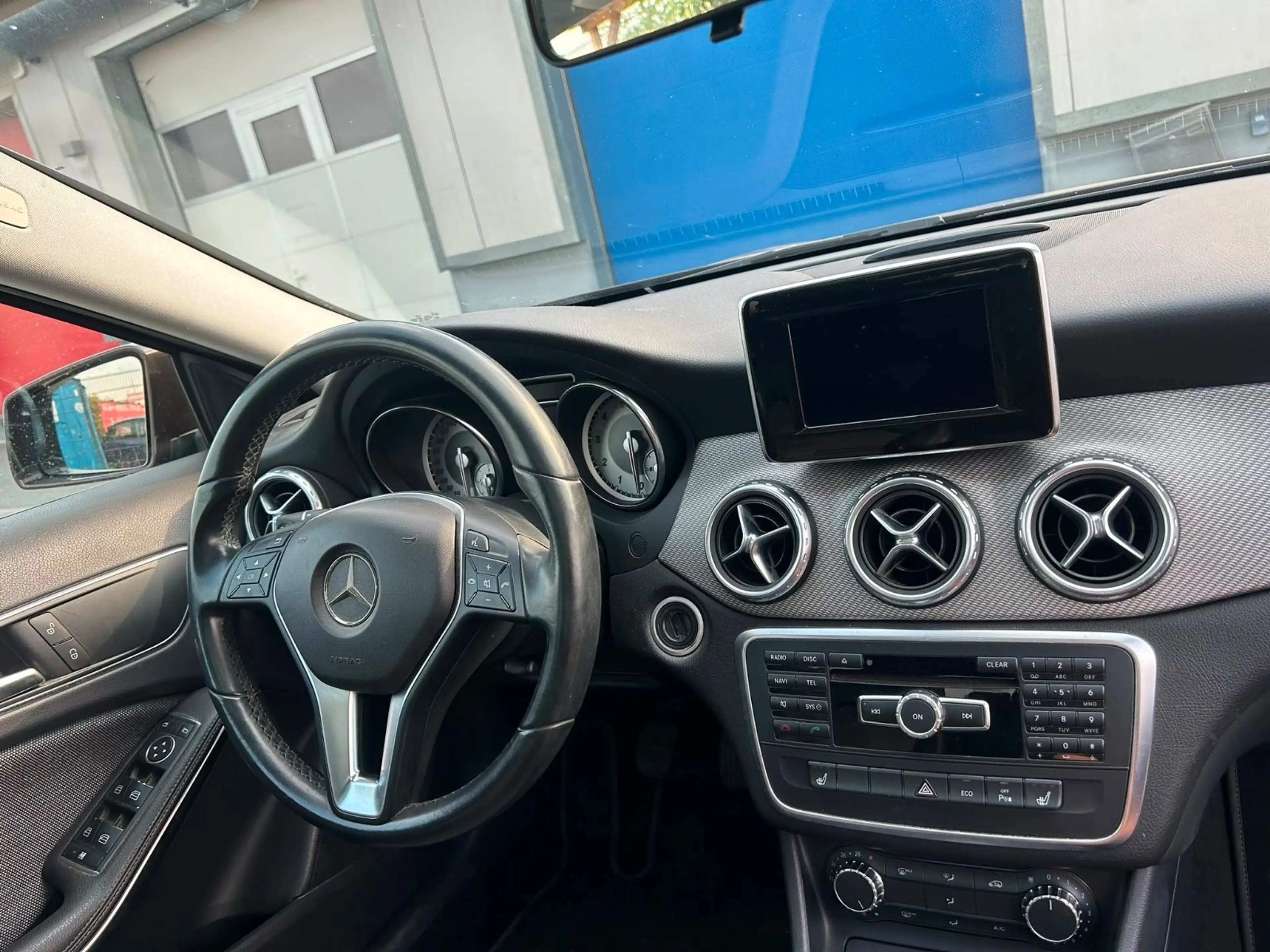 Mercedes-Benz GLA 200 GLA GLA 200*PANORAMA*NAVI*TÜV NEU*SERVICE NEU* — photo 9