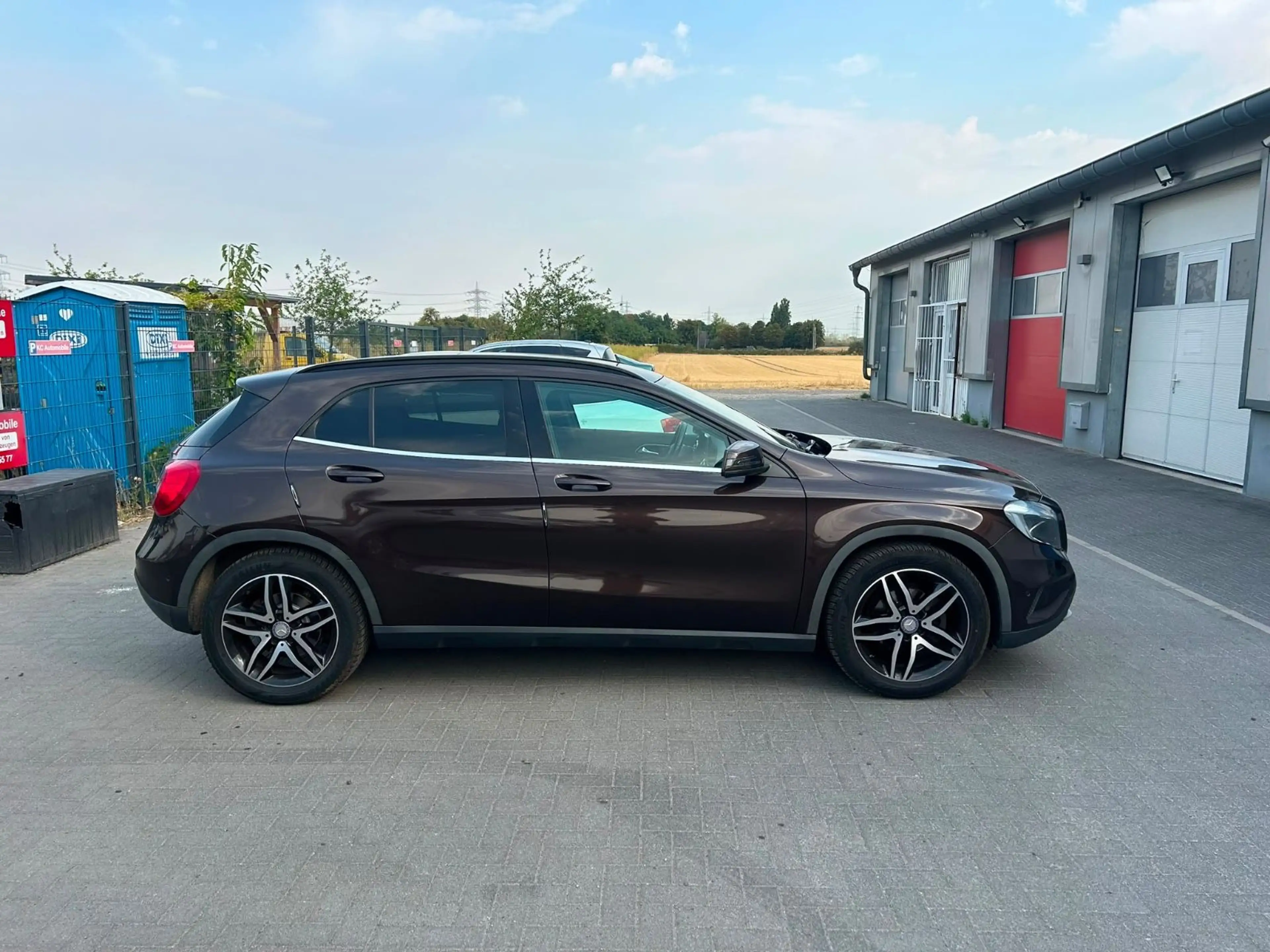 Mercedes-Benz GLA 200 GLA GLA 200*PANORAMA*NAVI*TÜV NEU*SERVICE NEU* — photo 4