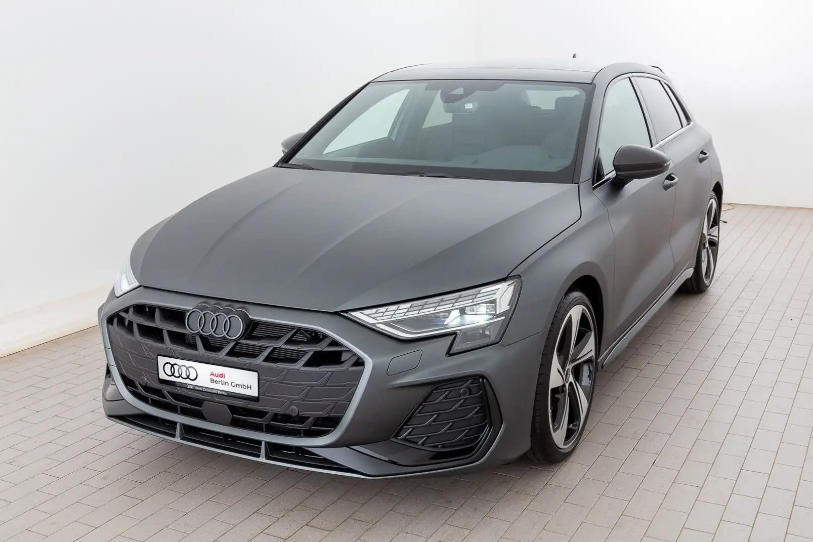 Audi A3 S line 35 TFSI S tronic Grau - 2