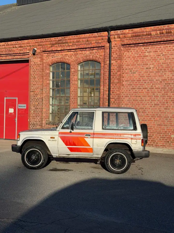 Mitsubishi Pajero 2.6 L, foto 2