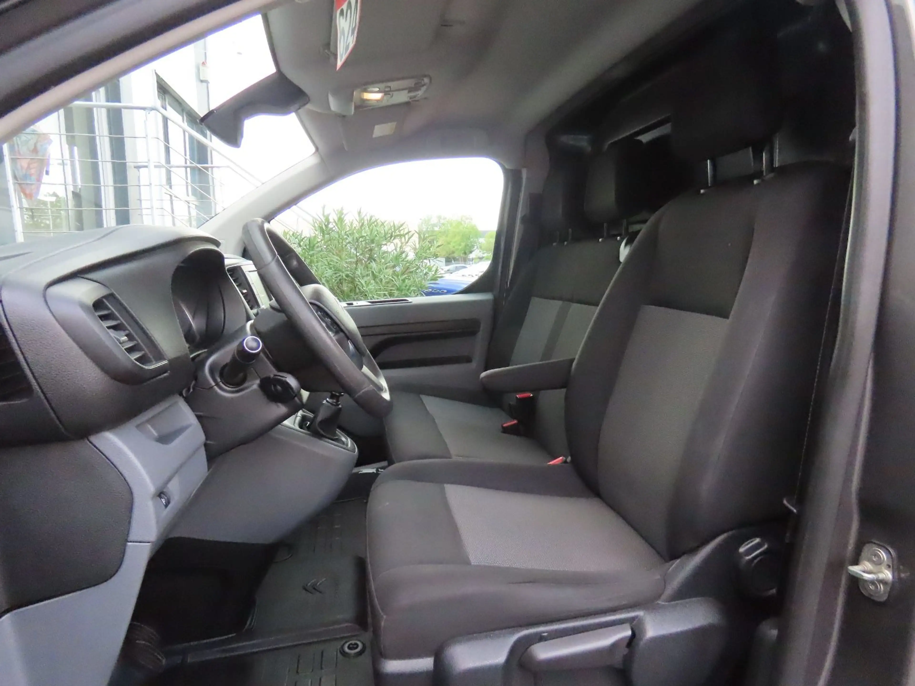 Citroen Jumpy Kasten Business XL Klima CarPlay PDC — photo 15