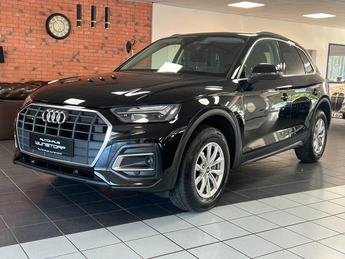 Audi Q5 40 TDI quattro LEDER/AHK/HuD/LED/VIRTUAL/CAM/ Zwart - 1